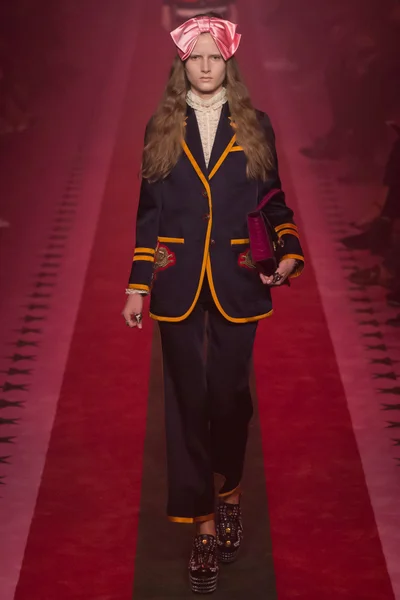 Look 22